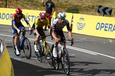 Jonas Vingegaard trails João Almeida, in front of Giulio Ciccone