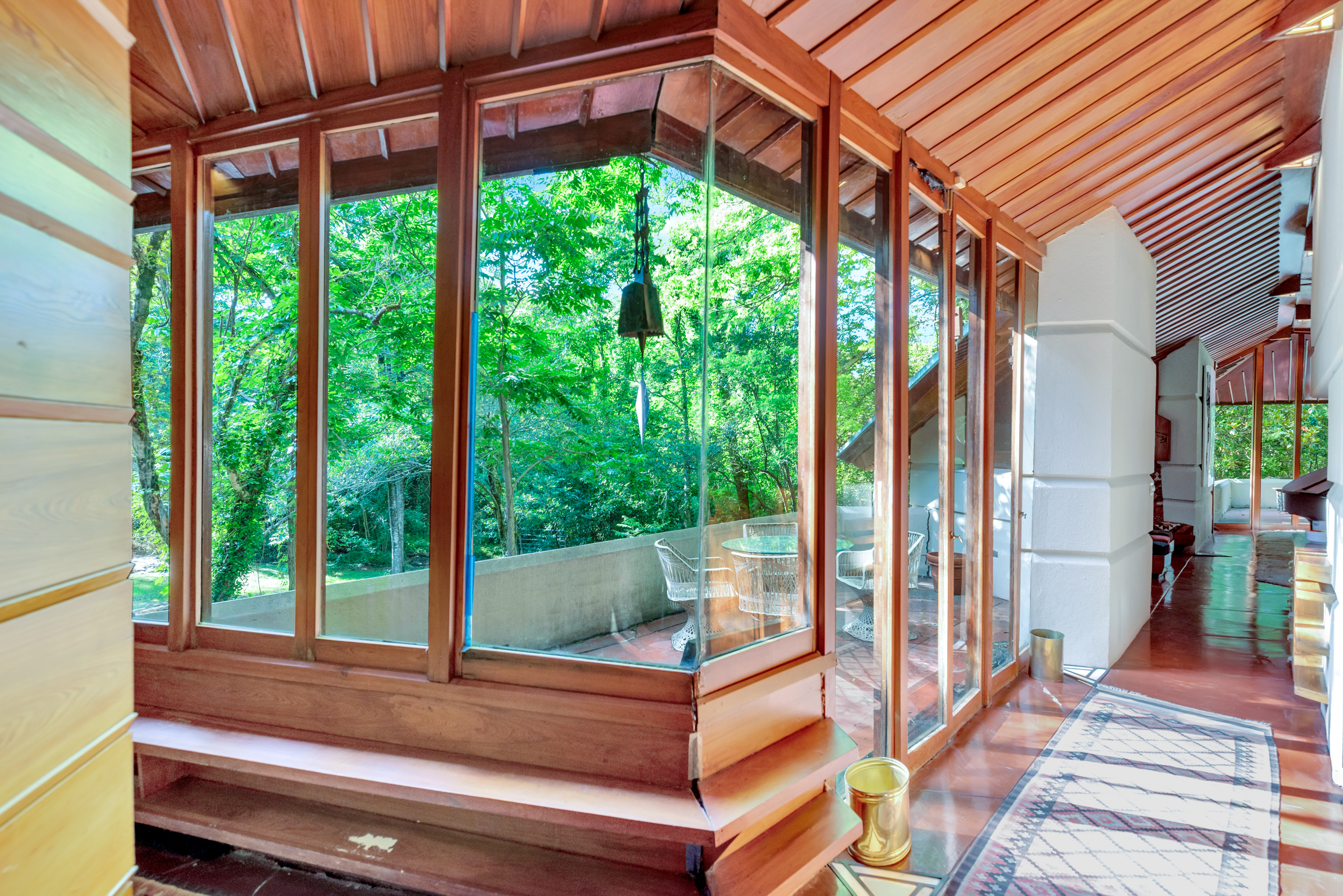 the fountainhead by frank lloyd wright, also known as J. Willis Hughes House
