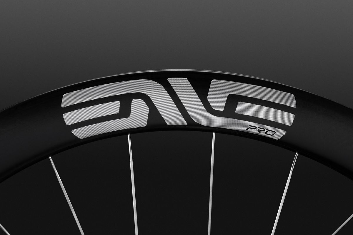 An ENVE SES 4.5 Pro wheel