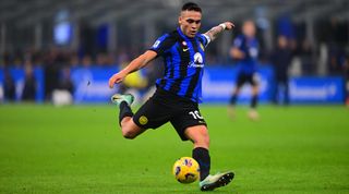 MILAN, ITALY - NOVEMBER 12: Lautaro Martinez of Inter Milan in action during the Serie A TIM match between FC Internazionale and Frosinone Calcio at Stadio Giuseppe Meazza on November 12, 2023 in Milan, Italy. (Photo by Andrea Bruno Diodato/DeFodi Images via Getty Images)