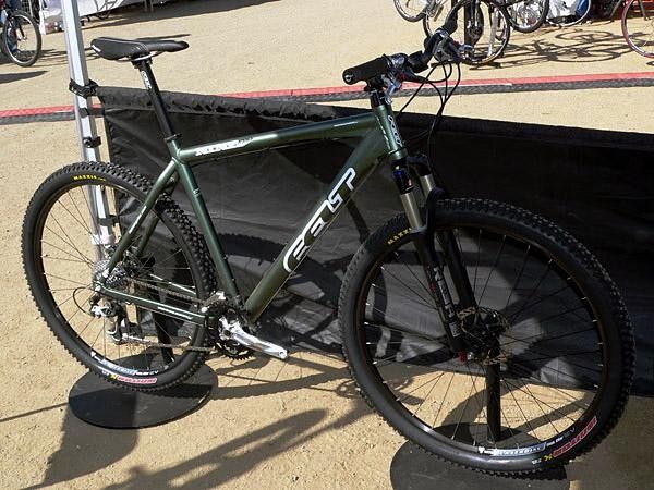 Felt showed this clean-looking Nine Pro model at Sea Otter.