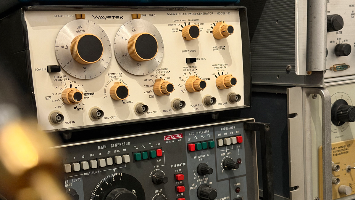 Cold War Synths