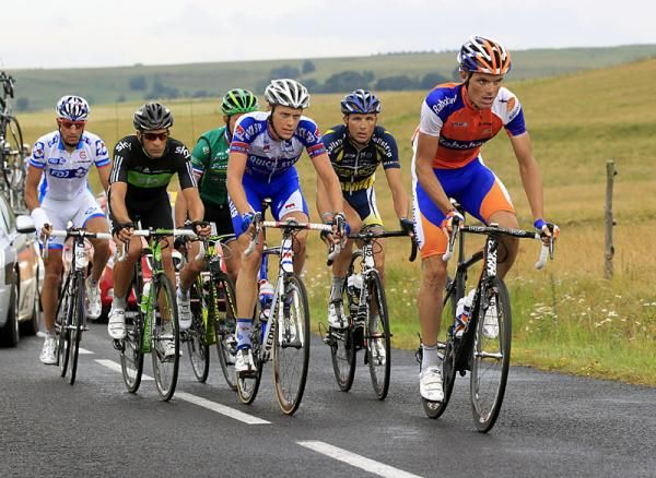 Luis Leon Sanchez (Rabobank) powers the winning break.