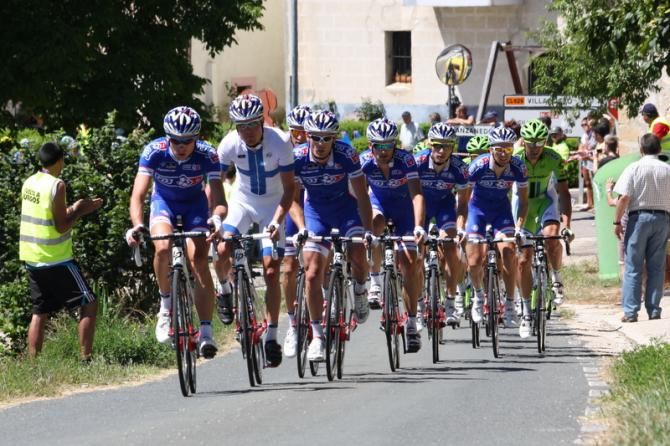 FDJ drives the peloton