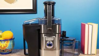 Cuisinart Juice Extractor CJE-1000 being tested