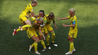 Svenska landslaget jublar i bronsmatchen under EM 2017