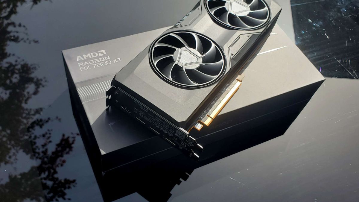 AMD announces Radeon RX 7800 XT and 7700 XT, starting at $449