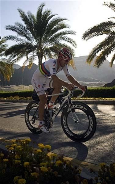 Fabian Cancellara (Saxo Bank) puts in a time trial performance that netted him the overall win.
