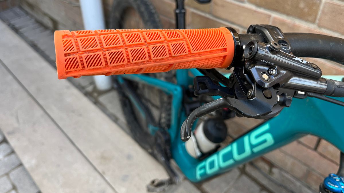 apollo bike grips