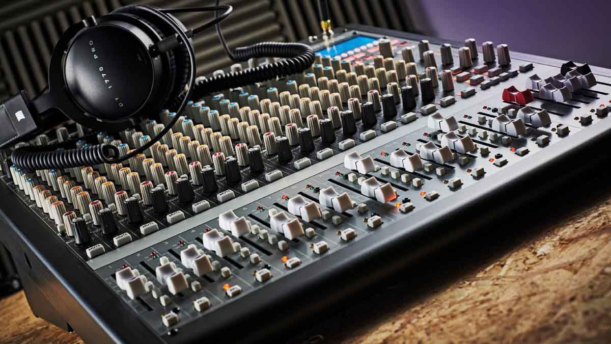Korg SoundLink MW-2408 Hybrid mixer review | MusicRadar