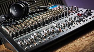 Korg SoundLink MW-2408 Hybrid mixer