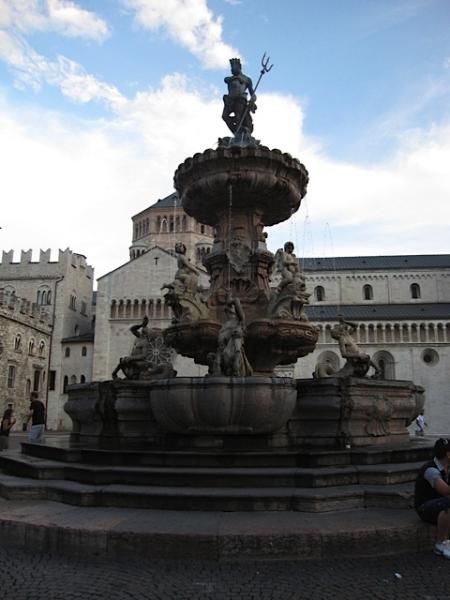 A statue in the plaza