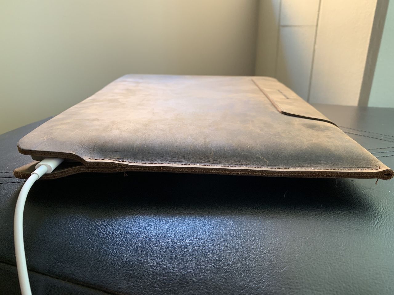 Waterfield Designs VERO Sleeve charging