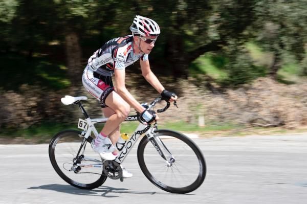 Max Jenkins (UnitedHealthcare) tries his hand at bridging to the break.