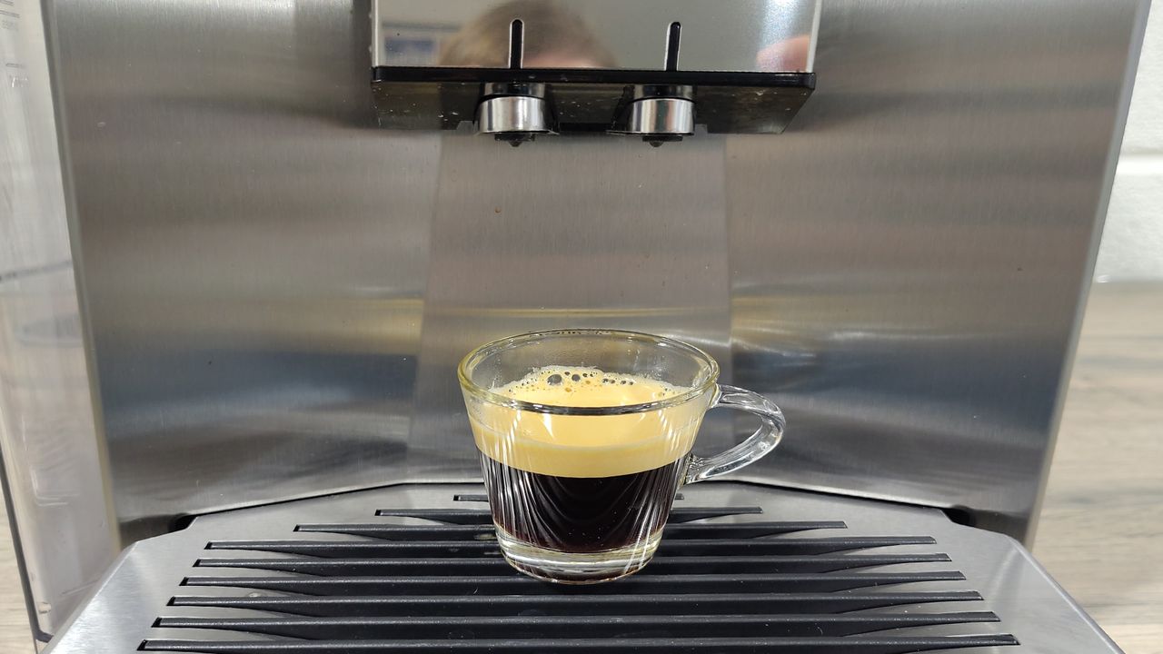 Espresso brewed using Siemens EQ900 coffee maker
