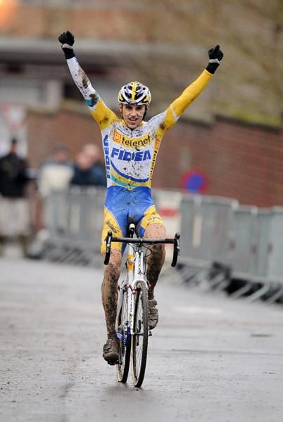 Rob Peeters (Telenet - Fidea) celebrates his victory.