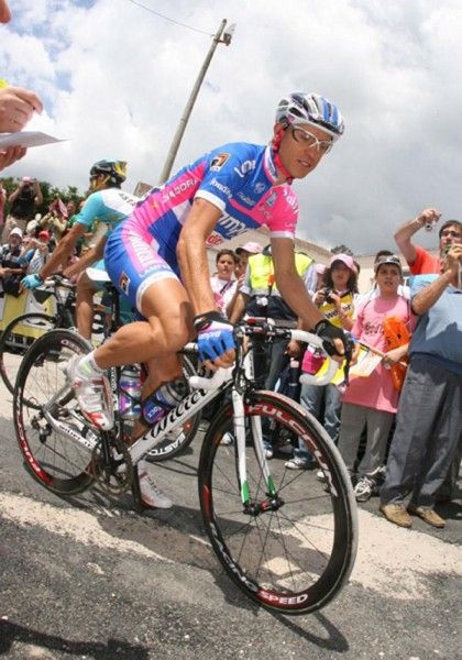 Damiano Cunego (Lampre) prepares for stage five of the Giro d'Italia