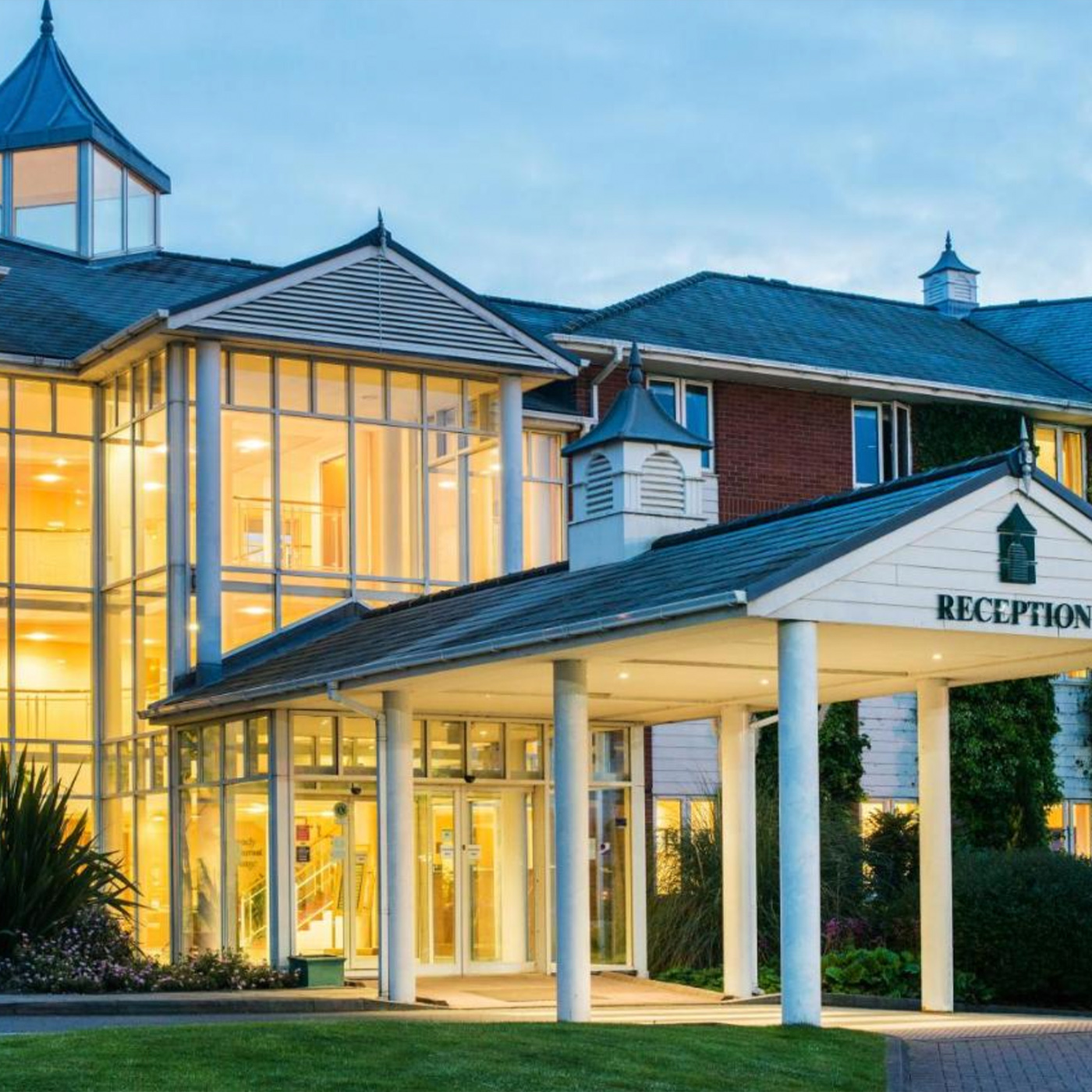 Exterior of Arden Hotel