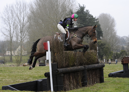 Lauren Shannon riding Zero Flight