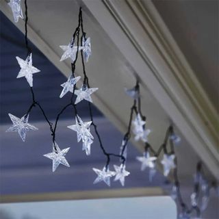 Solar star-shaped string lights