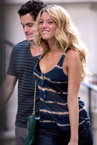 Penn Badgley and Blake Lively on location for "Gossip Girl" on the streets of Manhattan on July 15, 2008 in New York City.