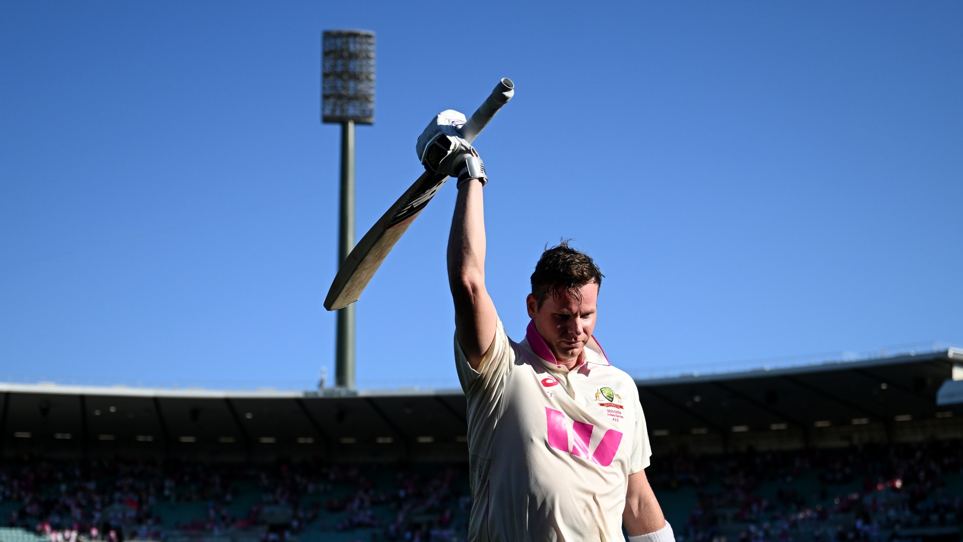 Australia's Steve Smith leaves the field at stumps during the 5th Ashes Test