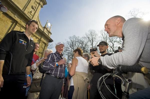 Commentator Michel Wuyts was at the finish to greet Niels Albert and his supporters