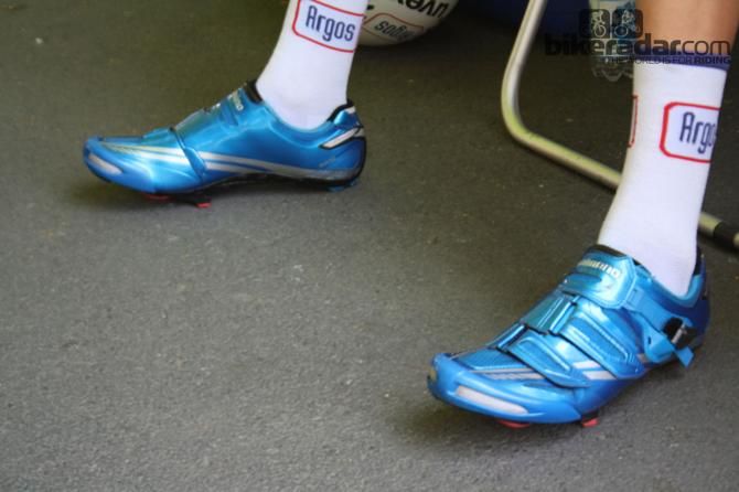Shimano gave selected riders &ndash; including Dumoulin &ndash; special edition electric blue R320 road shoes