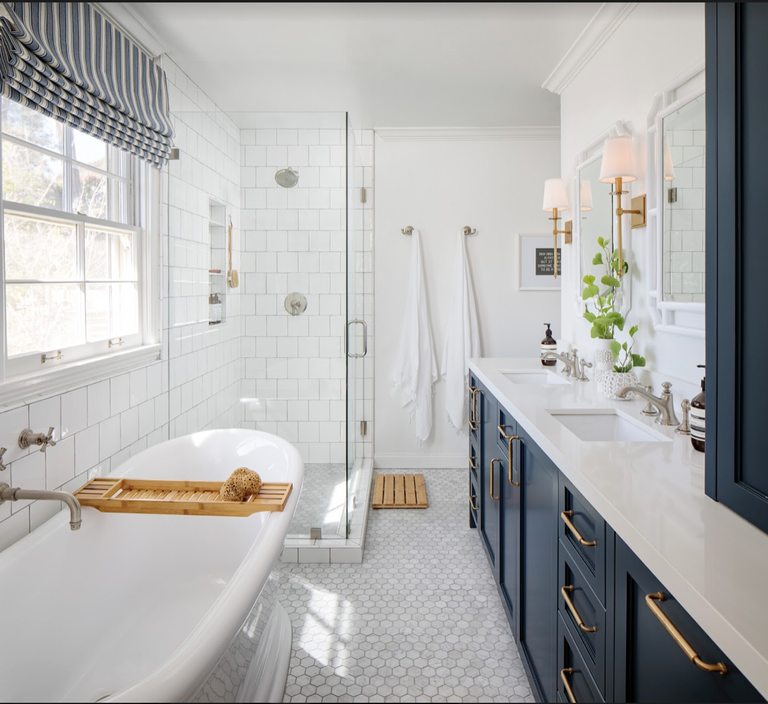 How to make a small bathroom look bigger: Clever tricks to increase ...