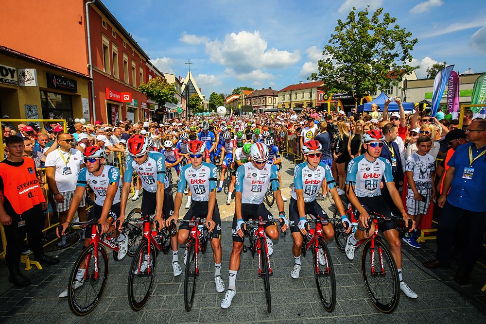 Lotto Soudal lead the peloton through neutralised stage 4 at the Tour de Pologne in memory of their teammate Bjorg Lambrecht