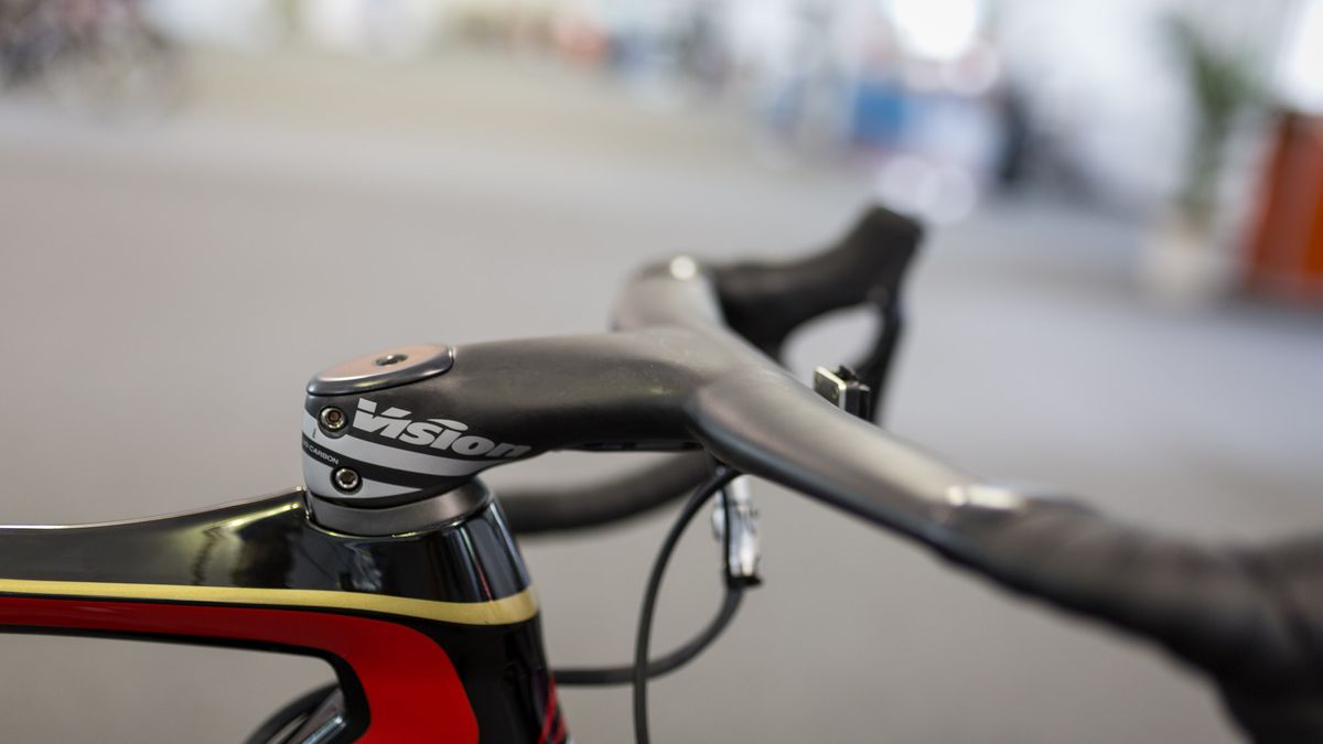 Arashiro opts for Vision Metron integrated handlebars
