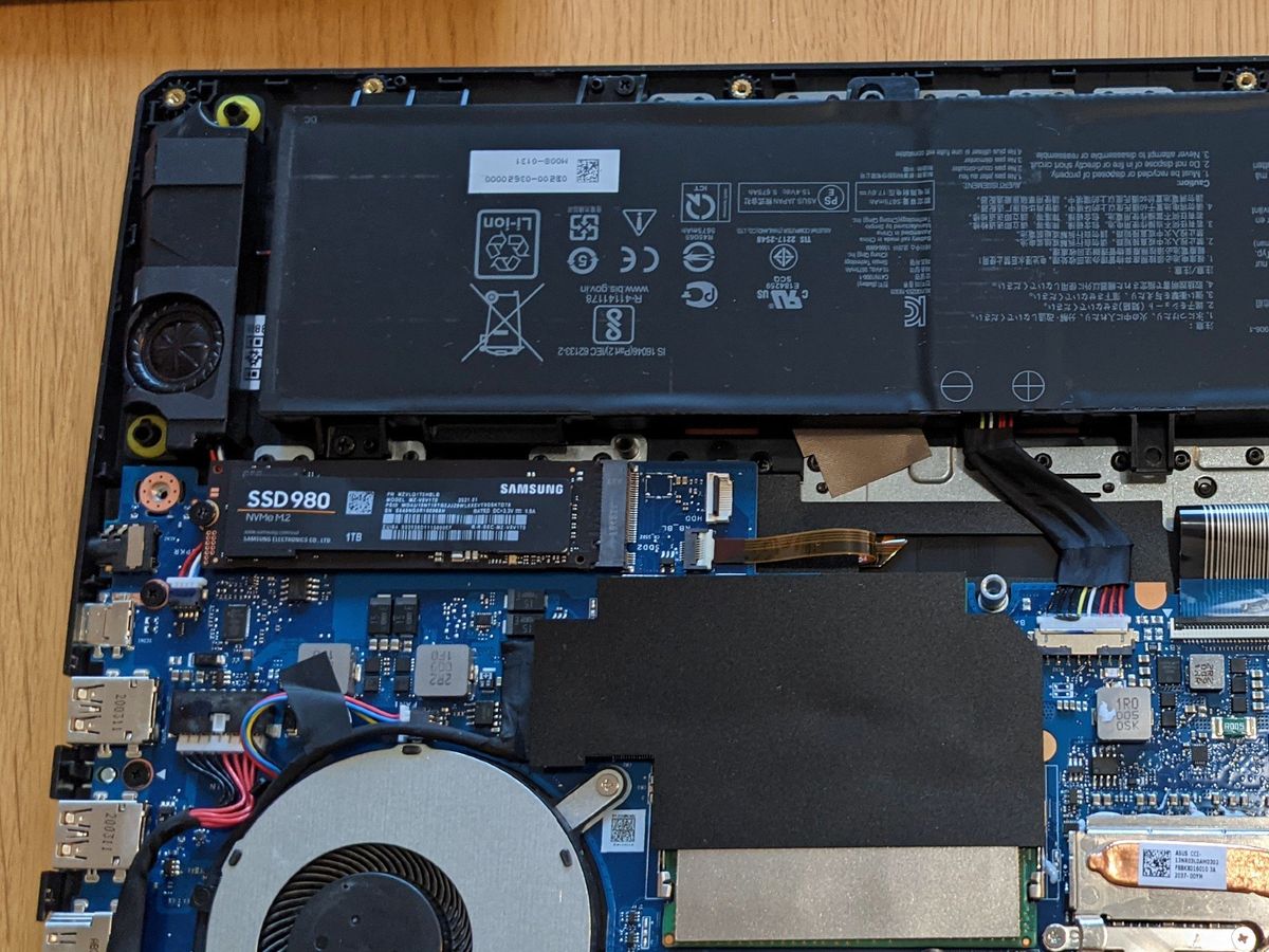 Samsung 980 SSD Review: Loses the DRAM but not the performance ...