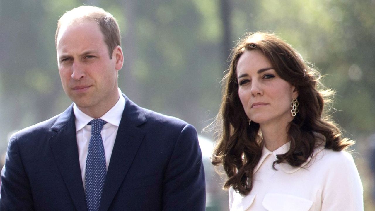 Prince William and Kate Middleton, Duchess of Cambridge visit the war memorial India Gate to lay a wreath on April 11, 2016