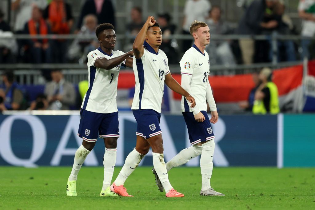 DORTMUND, GERMANY - JULY 10: Ollie Watkins of England celebrates scoring his team&#039;s second goal with teammates Bukayo Saka and Cole Palmer during the UEFA EURO 2024 semi-final match between Netherlands and England at Football Stadium Dortmund on July 10, 2024 in Dortmund, Germany. (Photo by Richard Pelham/Getty Images)