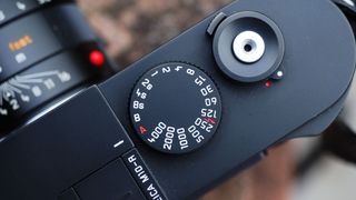 Leica M10-R — 40 Megapixel Sensor - Film and Digital TimesFilm and Digital  Times