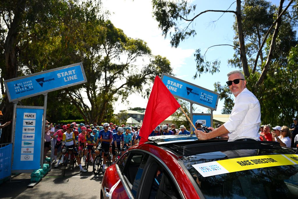 Race director Scott Sunderland prepares to wave off the riders for the women&#039;s Surf Coast Classic 