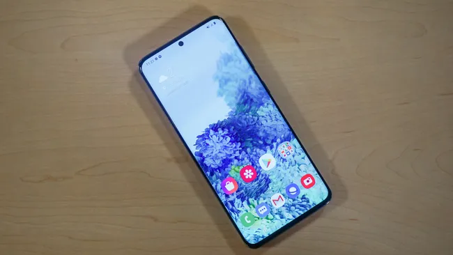 OnePlus-8-vs-Samsung-Galaxy-S20-vs-iPhone-11:-we-evaluate-the-new-OnePlus-phone OnePlus-8-vs-Samsung-Galaxy-S20
