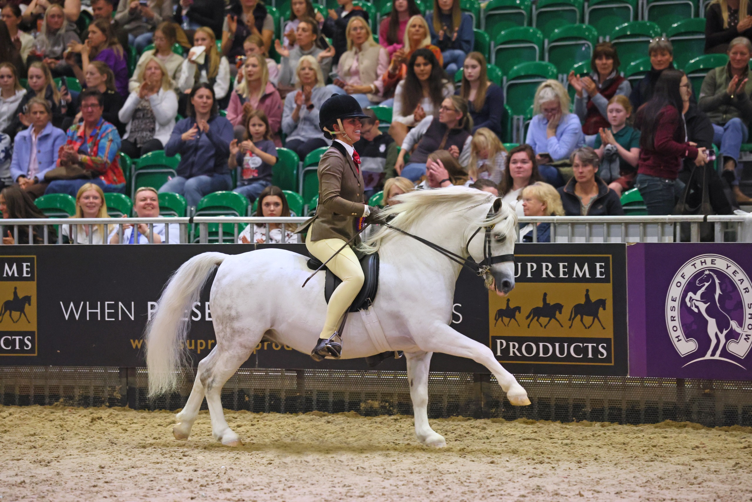 Noaberhove Clinton and Aliya Kahn in their lap of honour