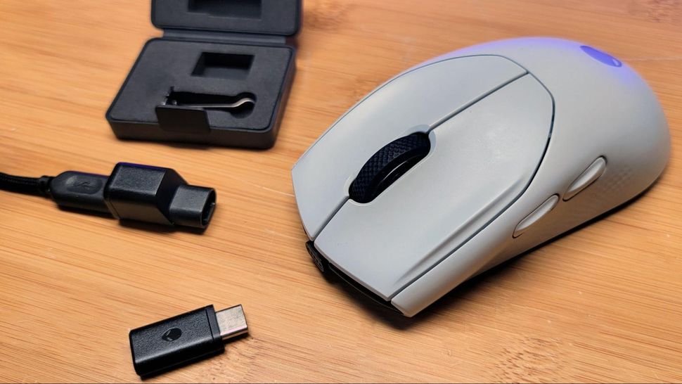 Alienware Tri Mode Wireless Gaming Mouse AW720M Review Expensive Ambidextrous Pointer Tom S