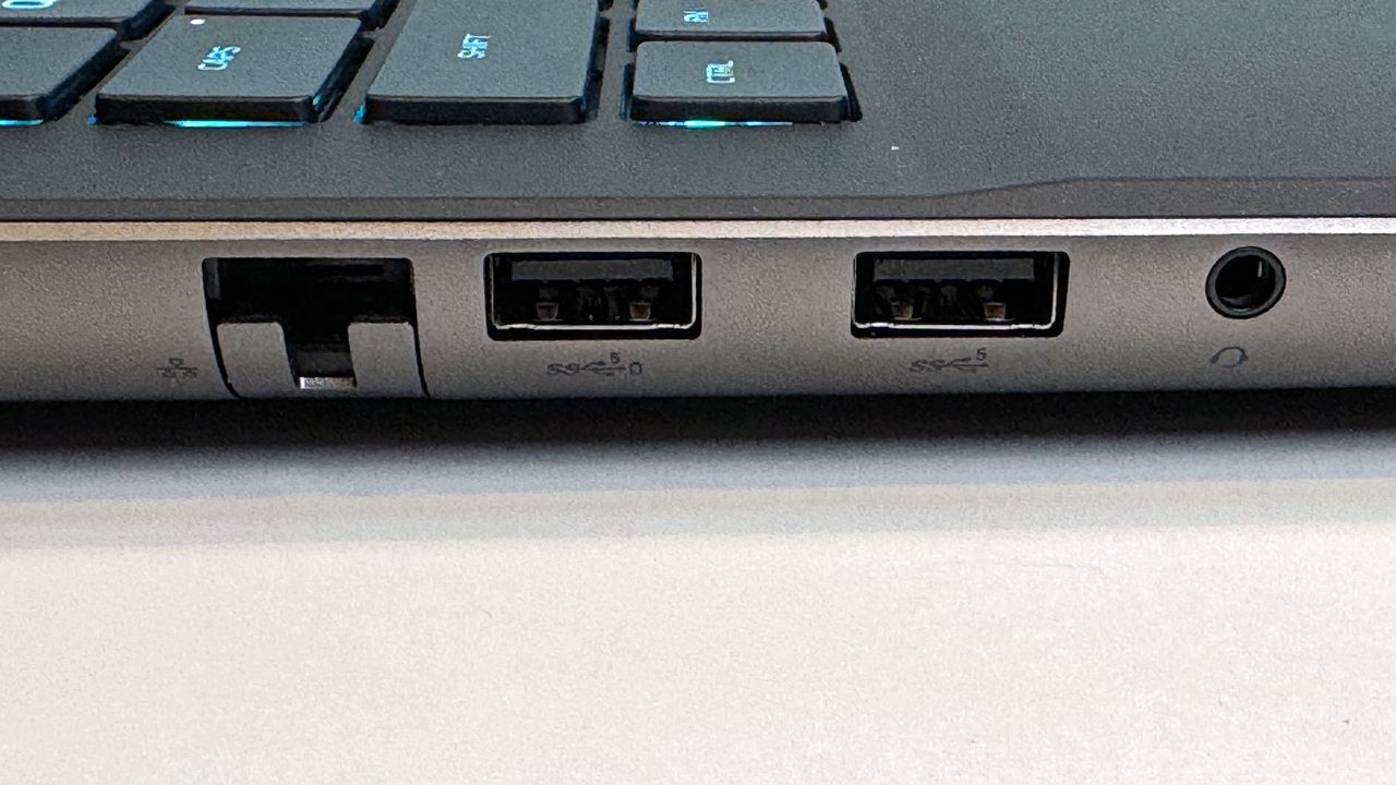 Alienware m18 R2