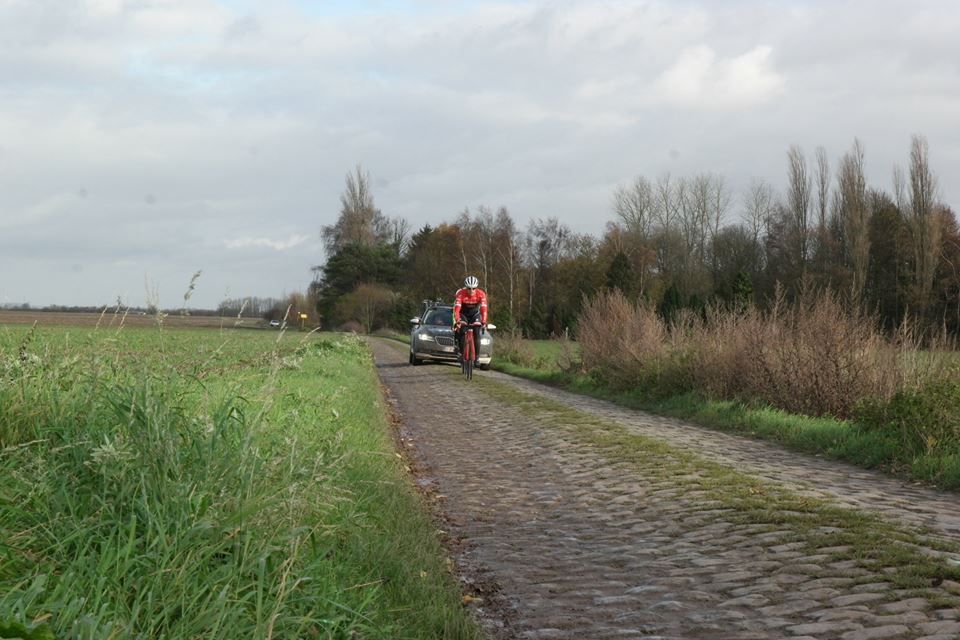 Jasper Stuyven leads John Degenkolb on the Carrefour de l'Arbre
