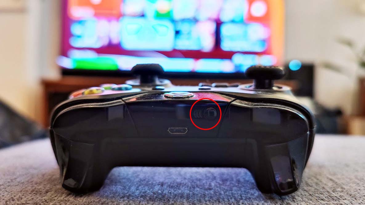 How to connect an Xbox One controller to Xbox Series X and Xbox Series S