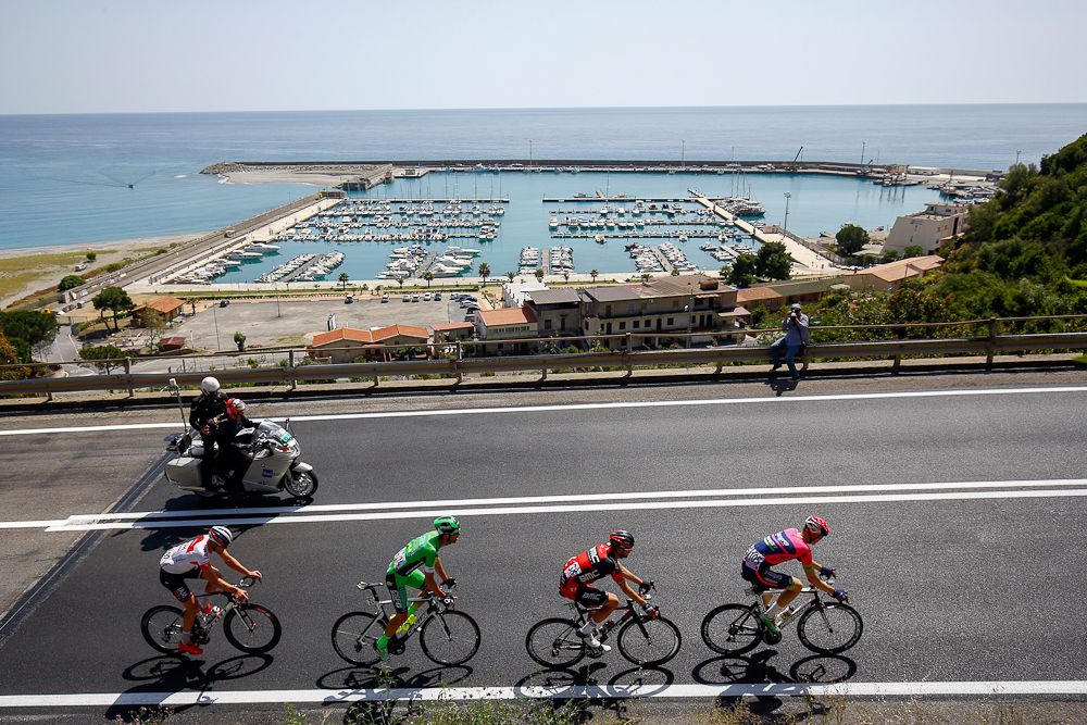 The breakaway rides along the coast during the Giro's fourth stage.