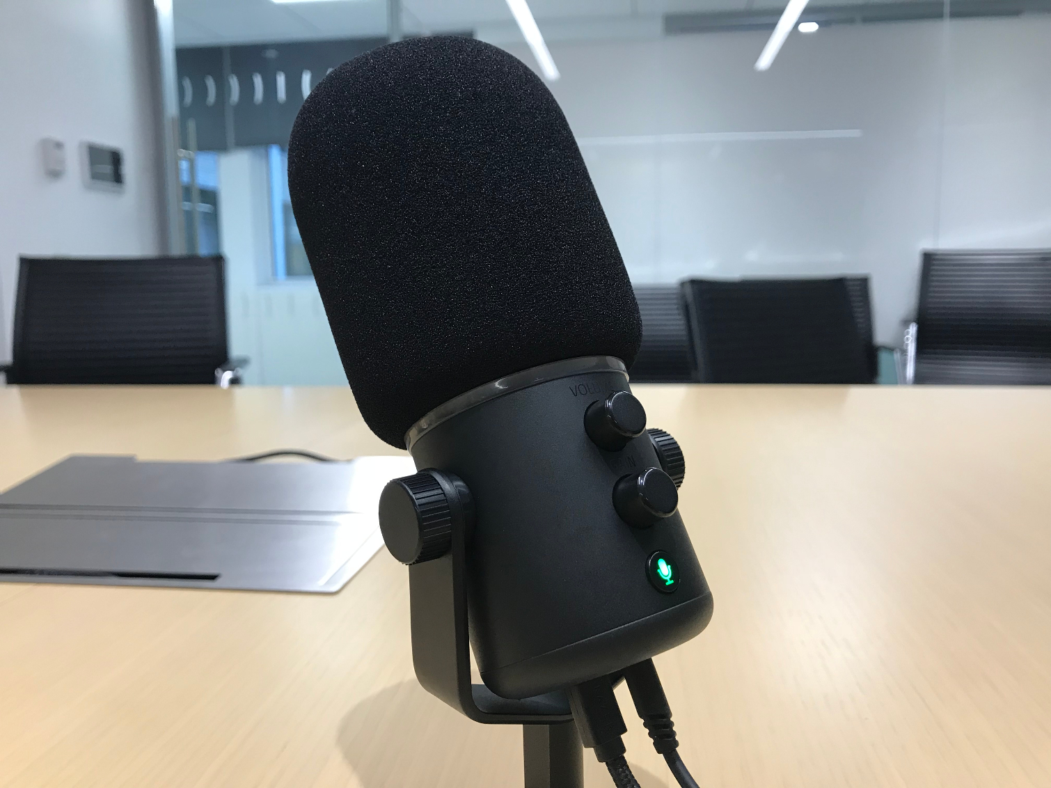 Razer Seiren Elite Hands On The Ultimate Twitch Mic Tom S Guide