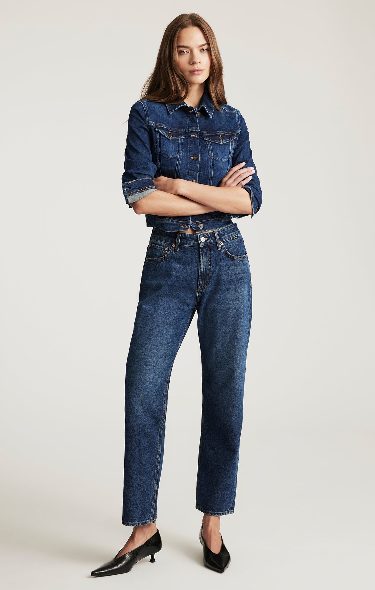 Savannah Straight Leg in Deep Brushed Classic Denim - 24 / 27