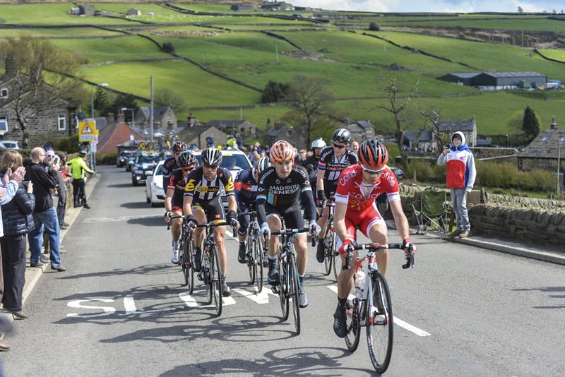 The day's breakaway passes by Pecket Wall