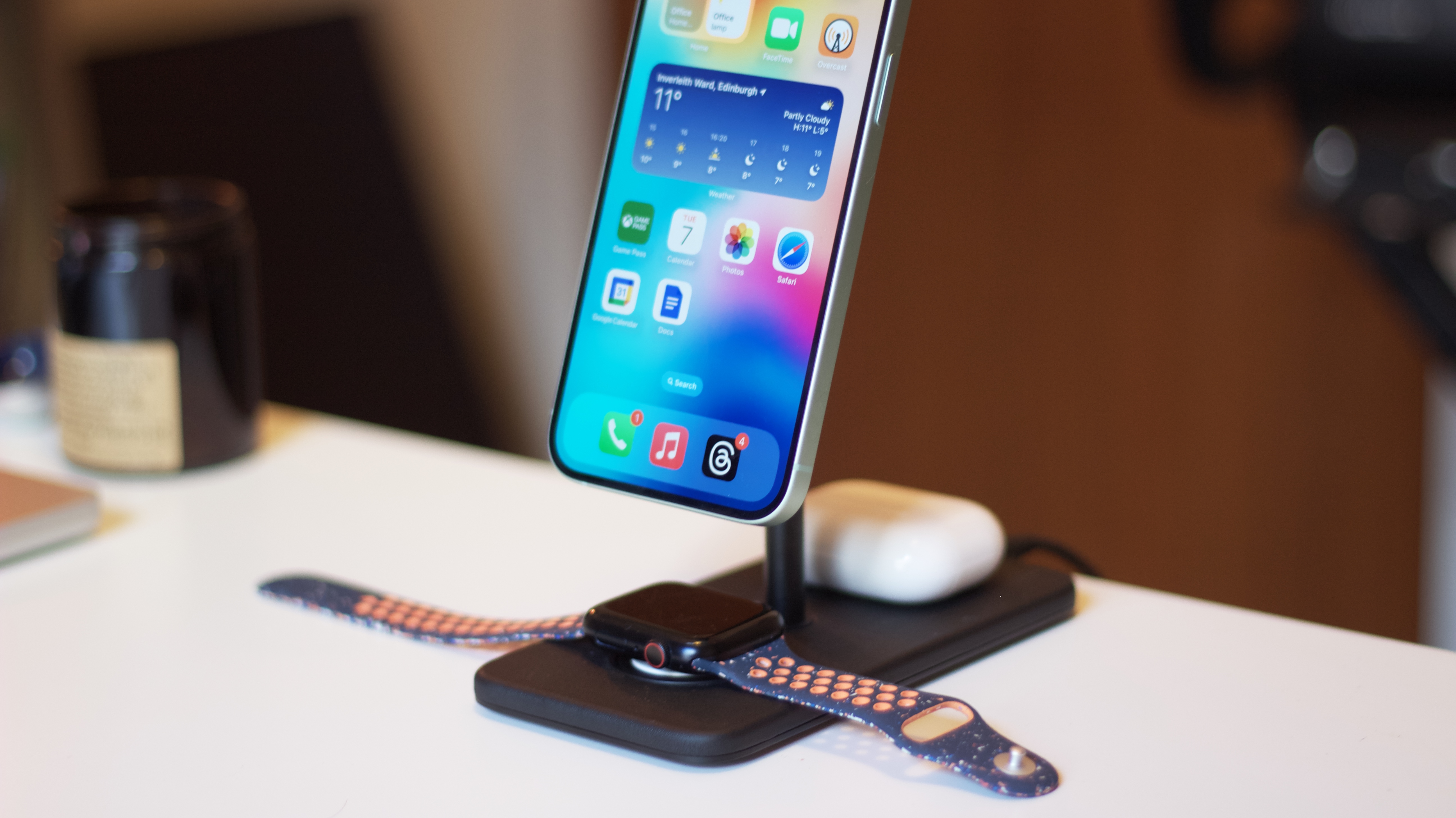 Best stands to charge both iPhone and Apple Watch in 2024