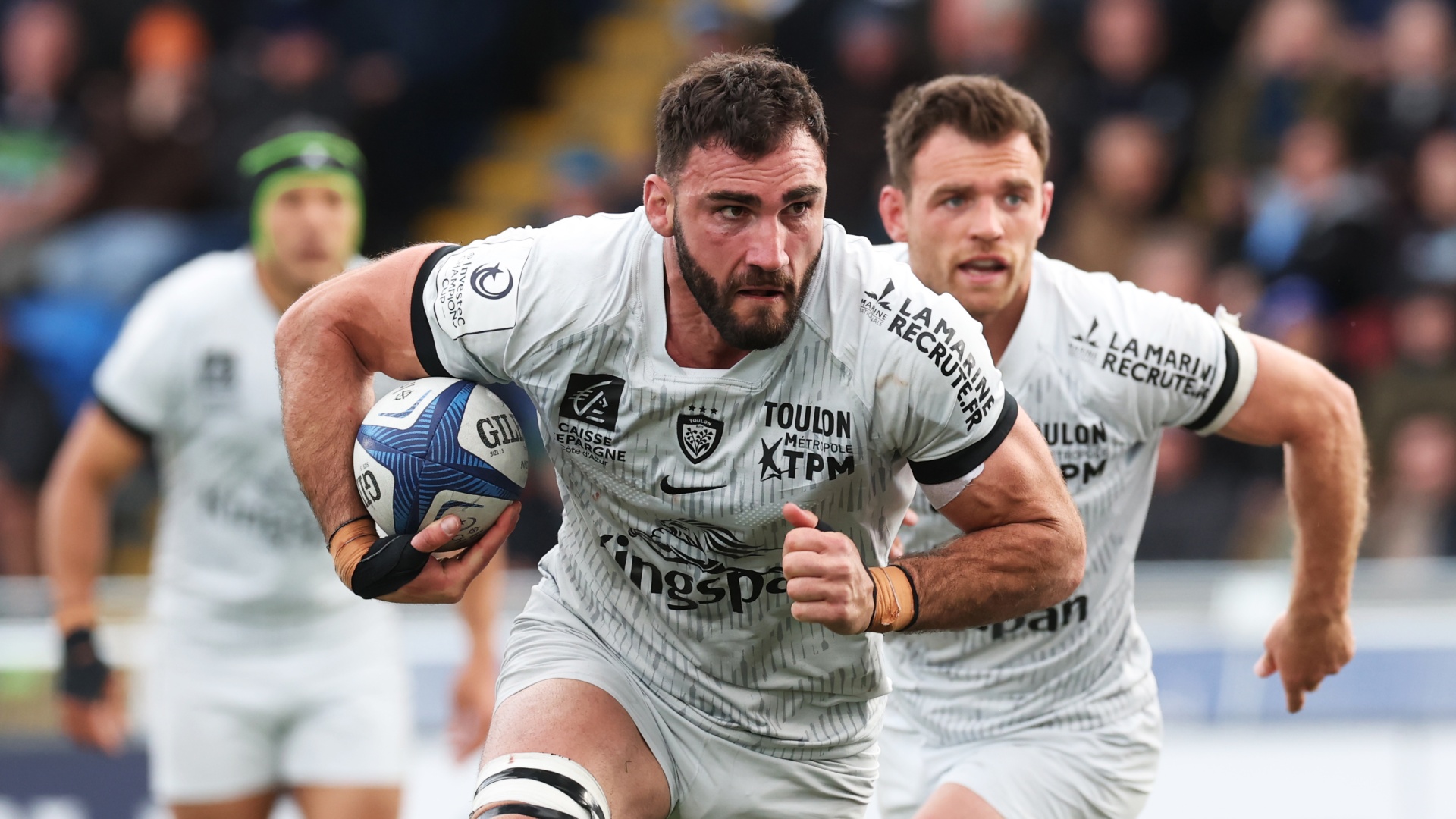 Toulon captain Charles Ollivon running with the ball
