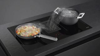 Smeg Induction Hob with Integrated Extraction Hood