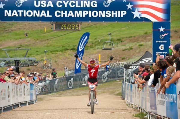 Todd Wells (Specialized) takes his first Natinal Championship cross country victory.
